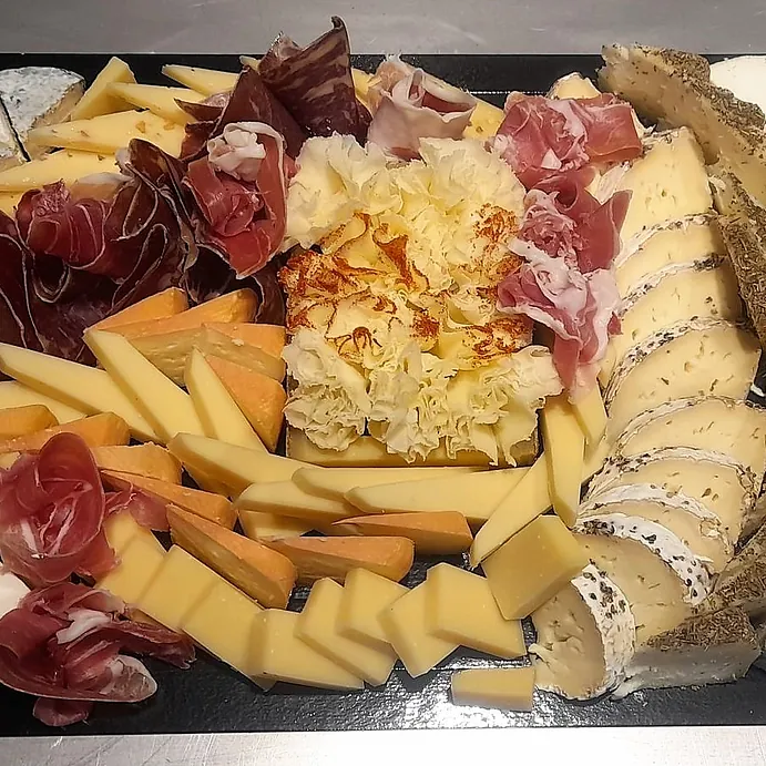 Pré-découpé repas fromage et charcuterie 6 personnes